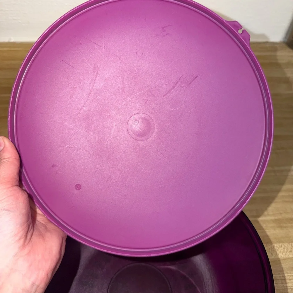 Tupperware 3 qt Purple Covered Mixing Bowl -‎ Microwave-Safe Storage container